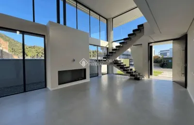 Casa em condomínio fechado com 4 quartos à venda na ivo jose rebelo, 610, santa regina, camboriú, 301 m2 por r$ 3.500.000