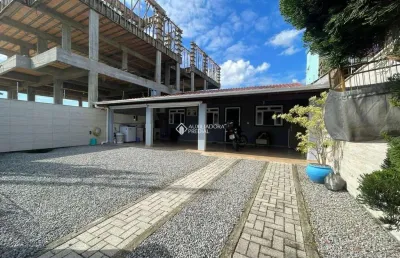 Casa com 2 quartos à venda na rua oscar vieira, 929, centro, camboriú, 72 m2 por r$ 850.000