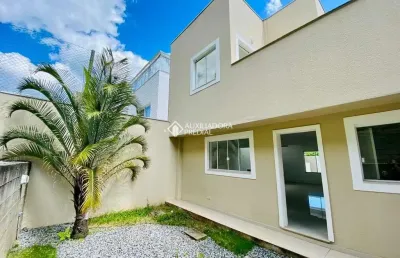 Casa com 3 quartos à venda na rua cruz e sousa, 198, praia dos amores, balneário camboriú, 176 m2 por r$ 2.500.000