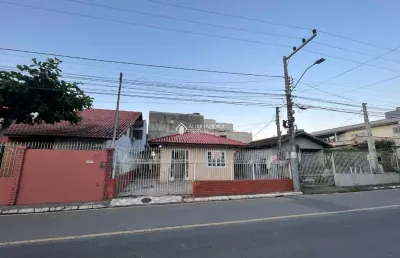 Casa com 4 quartos à venda na rua goiás, 348, estados, balneário camboriú, 110 m2 por r$ 742.000