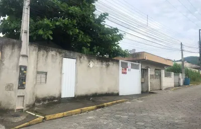 Casa com 6 quartos à venda na rua cabo henrique francisco bernardes, 215, cedro, camboriú, 150 m2 por r$ 700.000