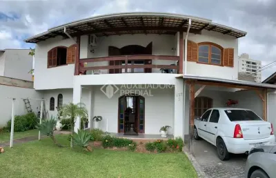 Casa com 4 quartos à venda na rua imbituba, 137, dom bosco, itajaí, 190 m2 por r$ 1.170.400