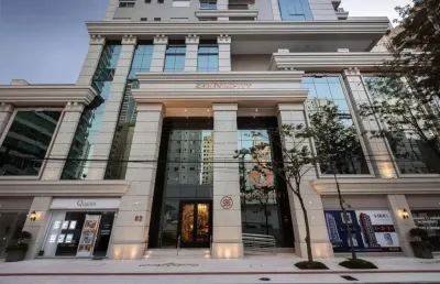 Sala comercial à venda na rua 2412, 82, centro, balneário camboriú, 101 m2 por r$ 2.419.768