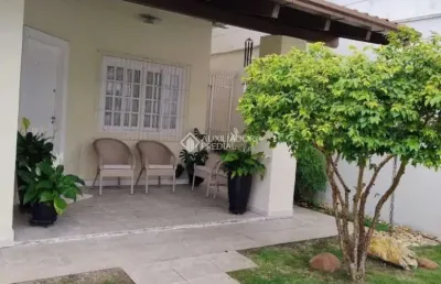Casa com 3 quartos à venda na rua 2300, 971, centro, balneário camboriú, 179 m2 por r$ 2.600.000