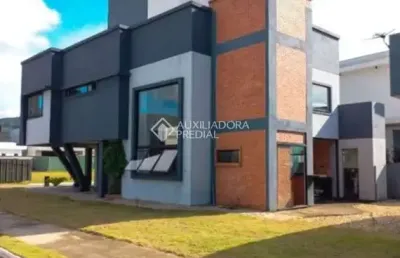 Casa em condomínio fechado com 3 quartos à venda na rua ivo josé rebello, 620, santa regina, camboriú, 260 m2 por r$ 1.980.000