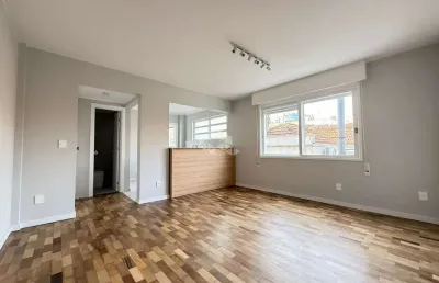Apartamento a venda de 2 dormitórios, e 84m² no bairro petrópolis