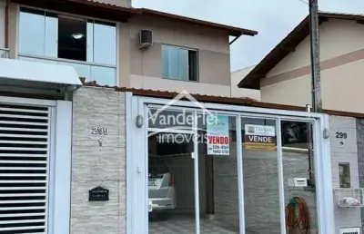 Sobrado com 02 quartos, sendo 01 suíte no bairro aririu em palhoça - sc