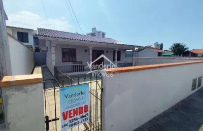 Casa com 3 quartos à venda no Centro, Palhoça 