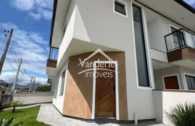 Sobrado com 02 quartos, sendo 02 suíte no bairro bela vista em palhoça - sc