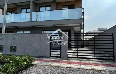 Sobrados na praia da pinheira com 3 quartos, 1 suíte, em palhoça-sc