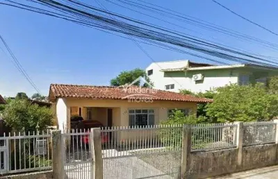 Casa com 3 quartos à venda no Centro, Palhoça 