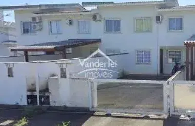 Sobrado com 02 quartos, no bairro aririu em palhoça - sc