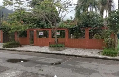 Casa c/04 dormitorios em lote de 482,30 mts - solemar - praia grande