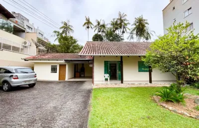 Alugo casa semi mobiliada, 03 quartos - bairro escola agrícola