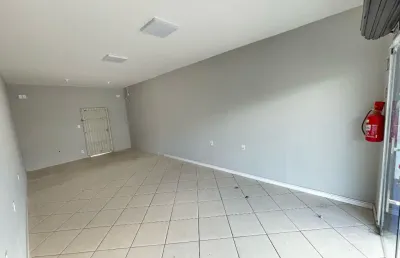 Alugo sala comercial com 50m² - no bairro garcia  em blumenau