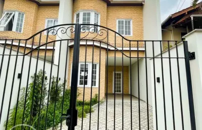 Vendo lindo sobrado, 03 quartos (01 suíte) - bairro água verde