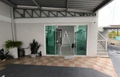 Alugo casa semi mobiliaria com 02 quartos, bairro velha - blumenau