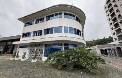 Alugo prédio comercial com 3 pavimentos - no bairro vila nova