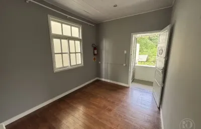 Alugo sala comercial com 30m², bairro garcia - blumenau