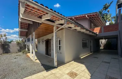 Alugo excelente casa comercial, 04 quartos - bairro itoupava seca