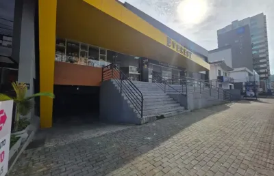 Prédio comercial no centro de blumenau: uma oportunidade única!