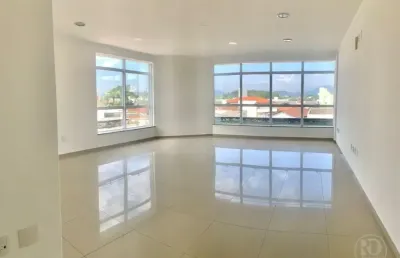 Alugo sala comercial com 50m² - com vista para o centro de gaspar