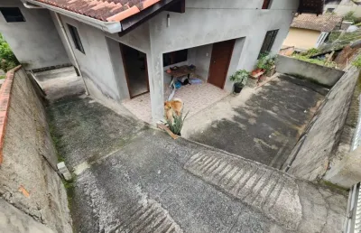 Casa ampla com 2 moradias independentes e 3 vagas - bairro fortaleza