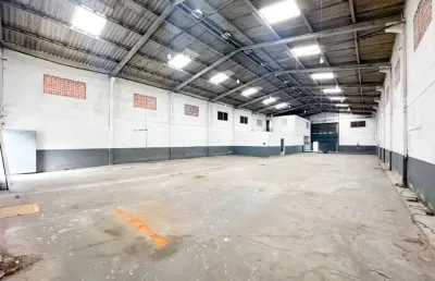 Vendo ótimo galpão com 590m², bairro cordeiros - cidade de itajaí