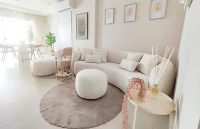 Vendo apartamento mobiliado, 03 suítes - meia praia