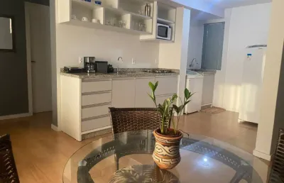 Alugo apartamento mobiliado 02 quartos, sacada com churrasqueira - bairro centro