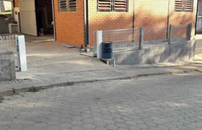 Alugo galpão com acabamentos novos - próximo ao terminal da velha