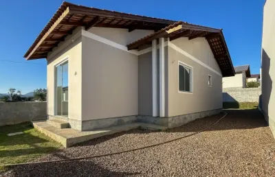 Casa plana com 2 dormitórios, amplo terreno bairro mulde em indaial