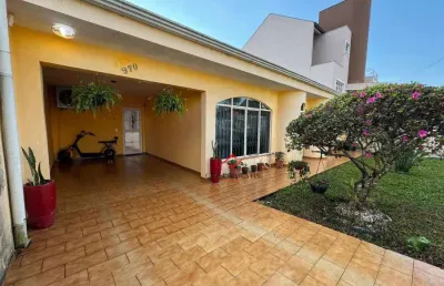 Casa com 3 quartos à venda na rua santa sílvia, cidade jardim, são josé dos pinhais, 179 m2 por r$ 999.000