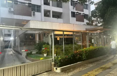 Apartamento com 4 quartos para alugar na Avenida Governador José Malcher, 960, Nazaré, Belém