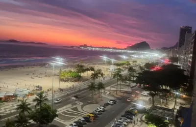 Oportunidade. av atlântica leme/copacabana apto com 12m de frente para o mar!!!
