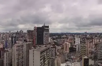 Desocupada vista serra mar, centro, face norte. ao lado da rua 24 horas.