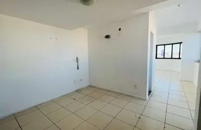 Sala de 34m² para locação por r$1.800,00 + taxas, centro, cabo frio, rj