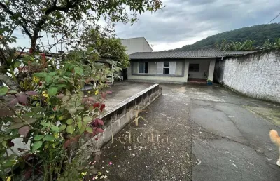 Casa com 3 quartos à venda na Rua Valmir Gualberto de Oliveira, Forquilhinhas, São José
