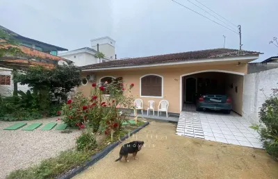 Casa no bairro fazenda santo antônio em são josé-sc
