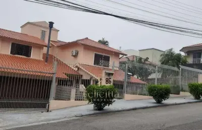 Casa sobrado com 04 dormitórios 01 suíte em coqueiros, florianópolis/sc