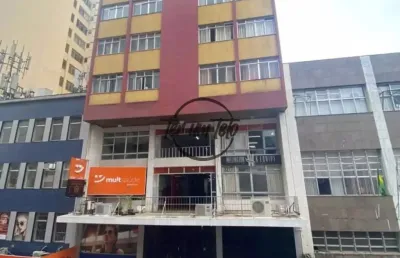 Apartamento 2 quartos semi-mobiliado no calçadão da rua halfeld – vista livre e excelente localização!!