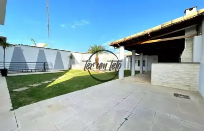 Residência sofisticada com piscina, espaço gourmet e sauna – um refúgio no coração do bairro!!