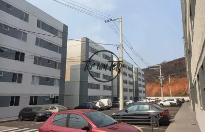 Apartamento no condomínio jacarandá com 2 quartos, sala com rebaixamento em gesso, cozinha planejada, vaga numerada e lazer completo – bairro nova era / juiz de fora!!