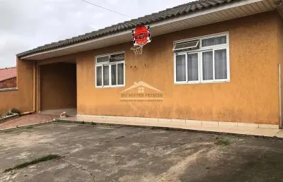 Linda casa a venda com churrasqueira e garagem coberta, valor a baixo do mercado .