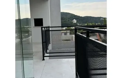Casa com 3 suites e 4 vagas de garagem no bairro das nações