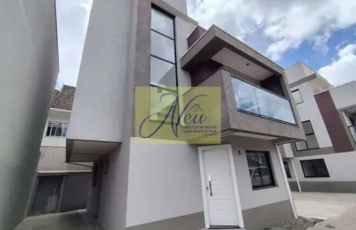 Sobrado de alto padrão 03 dormitórios  no bairro uberaba em curitiba-pr.