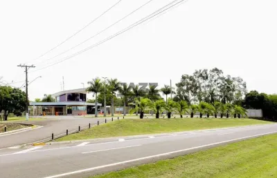 Casa de alto padrão à venda, com 1200m² de terreno, 4 quartos, 4 banheiros e piscina, no condomínio colinas do piracicaba