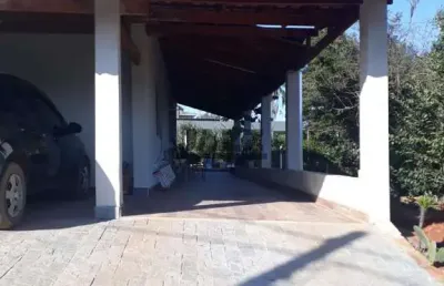 Duas casas independente para venda em vinhedo em terreno de 565,00 metros