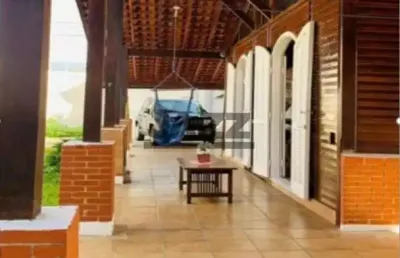 Fantástica casa a 700 m da praia do indaia em caraguatatuba