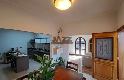 Casa térrea com edícula e amplo quintal à venda no jardim chapadão, em campinas